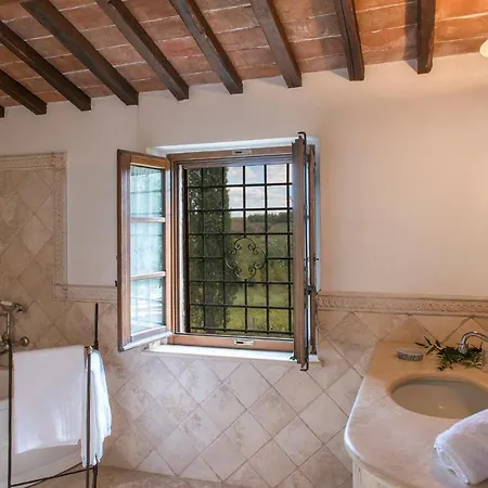 Casale Dei 12, Emma Montepulciano