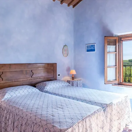 Casale Dei 12, Emma