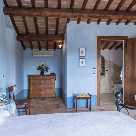 Casale Dei 12, Emma *
