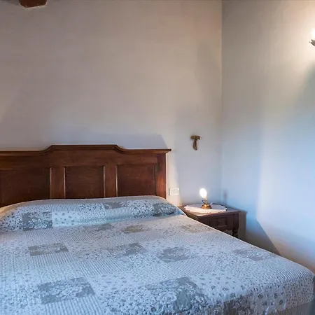 Casale Dei 12, Emma