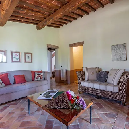 Villa Casale Dei 12, Emma *